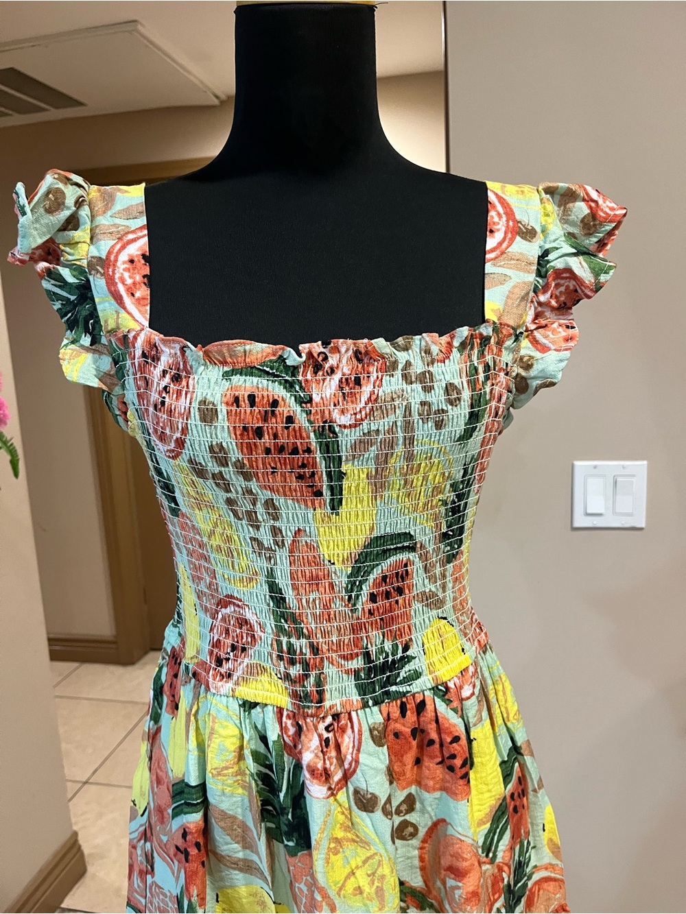 Smocked Square-Neck Maxi Dress in Yellow & Coral Tropical Print - Picture 4 of 7